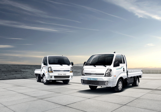 Pictured are two Kia Bongo Smart Selection models on Jan. 6. [YONHAP]