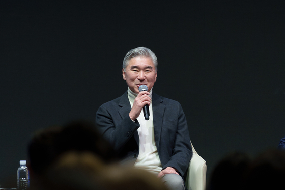 Hyundai Motor Vice President Sung Kim speaks during Monday's New Year event held at the Hyundai Motorstudio Goyang in Goyang, Gyeonggi. [CHO YONG-JUN]