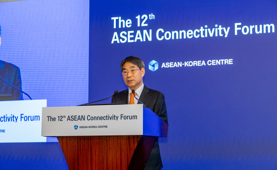 Secretary-general of the Asean-Korea Centre Kim Jae-shin speaks during the opening ceremony for the 12th Asean Connectivity Forum held at the Westin Josun Seoul on Jan. 8. [ASEAN-KOREA CENTRE]