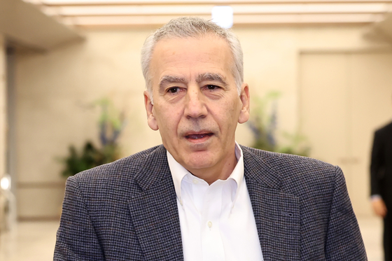 Former U.S. Ambassador to South Korea Philip Goldberg departs from Incheon International Airport’s Terminal 2 on Jan. 7 after completing his term. [NEWS1]
