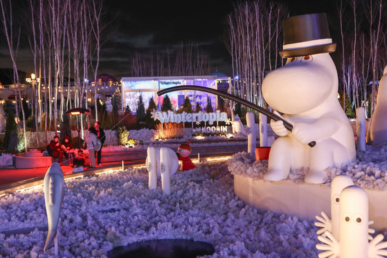 Visitors look around Everland's winter festival attraction, themed around the character Moomin , on Jan. 13. [YONHAP]