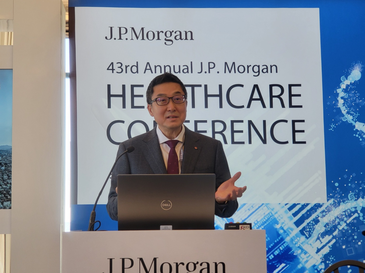Lotte Biologics CEO James Park speaks during a presentation at the 43rd J.P. Morgan Healthcare Conference held in San Francisco, California, on Jan. 16. [LEE JAE-LIM]