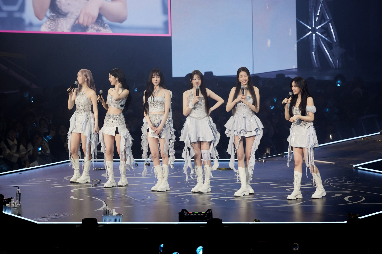 Girl group GFriend performs at its 10-year anniversary concert ″Season of Memories″ held at the Olympic Hall in southern Seoul from Jan. 17 to 19. [SOURCE MUSIC]
