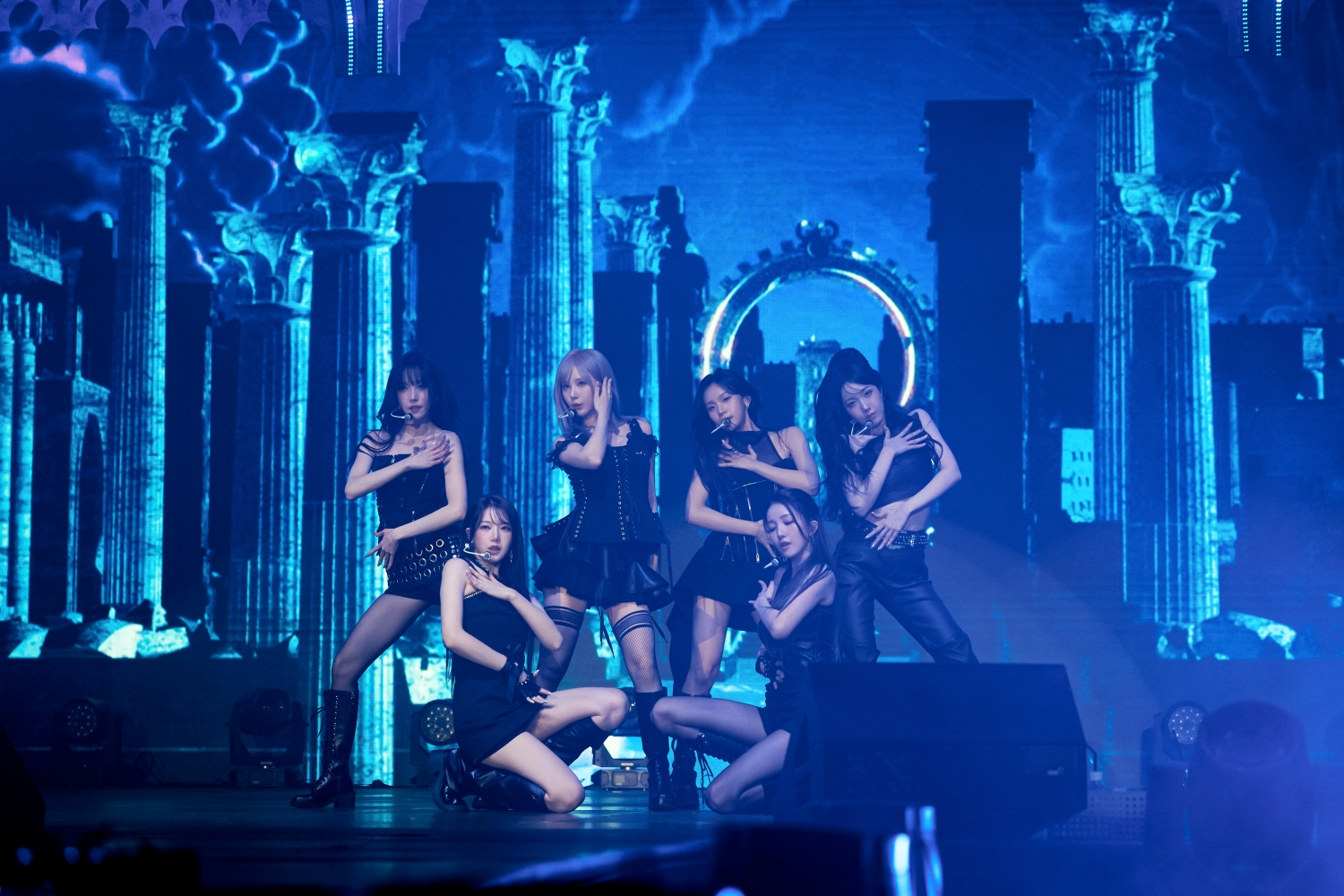 Girl group GFriend performs at its 10-year anniversary concert ″Season of Memories″ held at the Olympic Hall in southern Seoul from Jan. 17 to 19. [SOURCE MUSIC]
