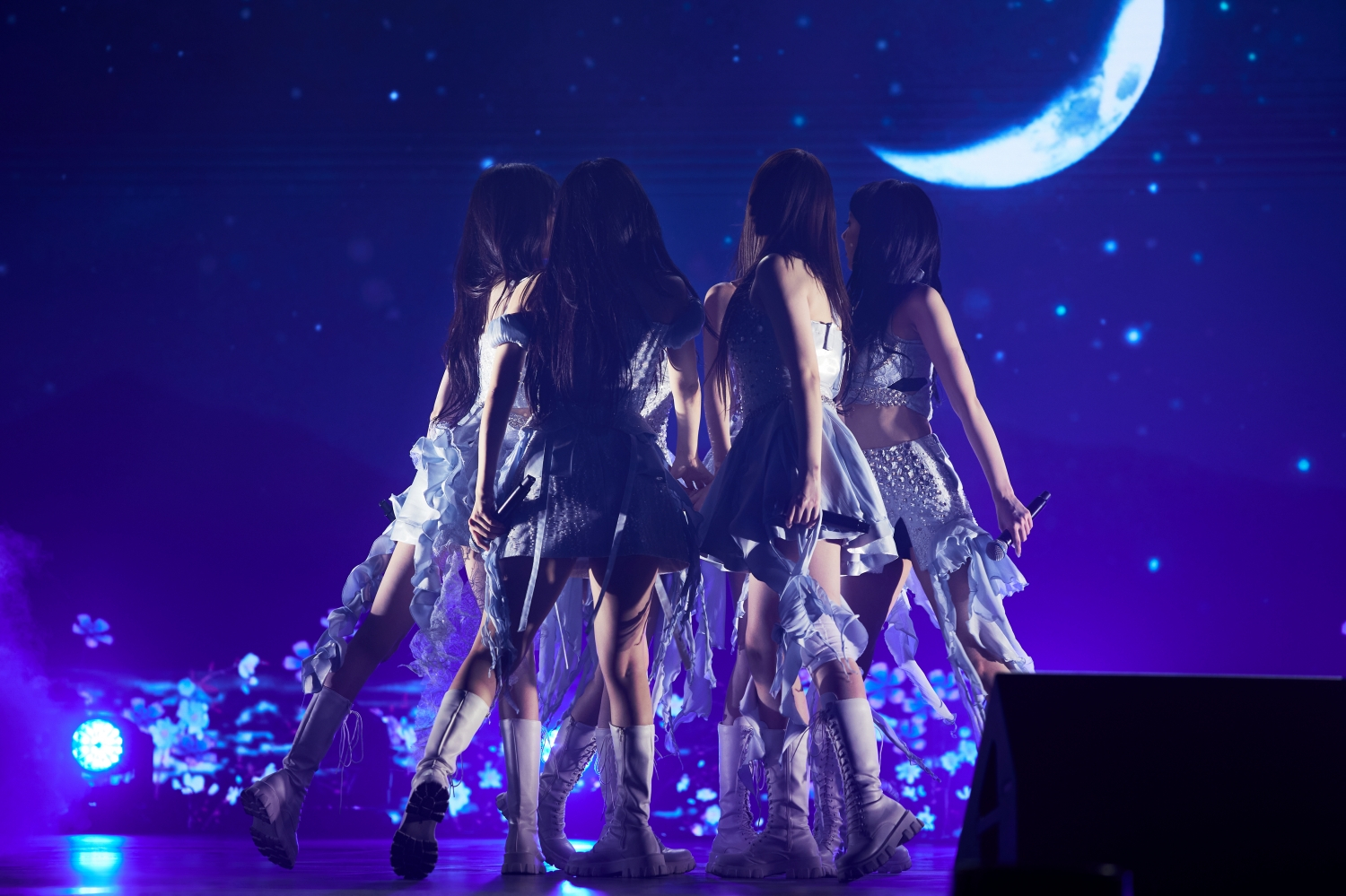 Girl group GFriend performs at its 10-year anniversary concert ″Season of Memories″ held at the Olympic Hall in southern Seoul from Jan. 17 to 19. [SOURCE MUSIC]