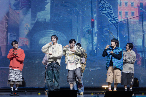 Boy band KickFlip perform its new song during its debut showcase held on Jan. 20 at the Yes24 Live Hall music venue in eastern Seoul. [DANIELA GONZALEZ PEREZ]