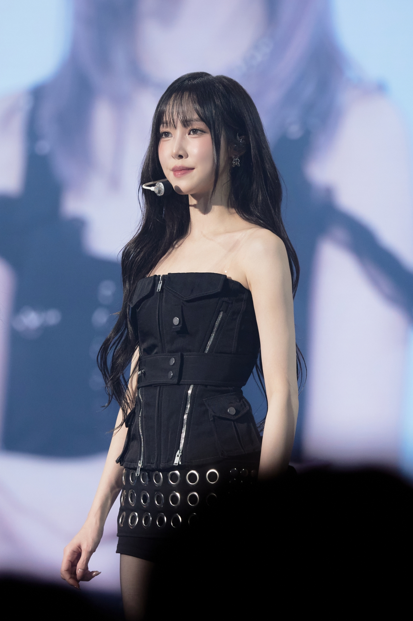 Member Yuju of girl group GFriend at the group's 10-year anniversary concert ″Season of Memories″ held at the Olympic Hall in southern Seoul from Jan. 17 to 19 [SOURCE MUSIC]