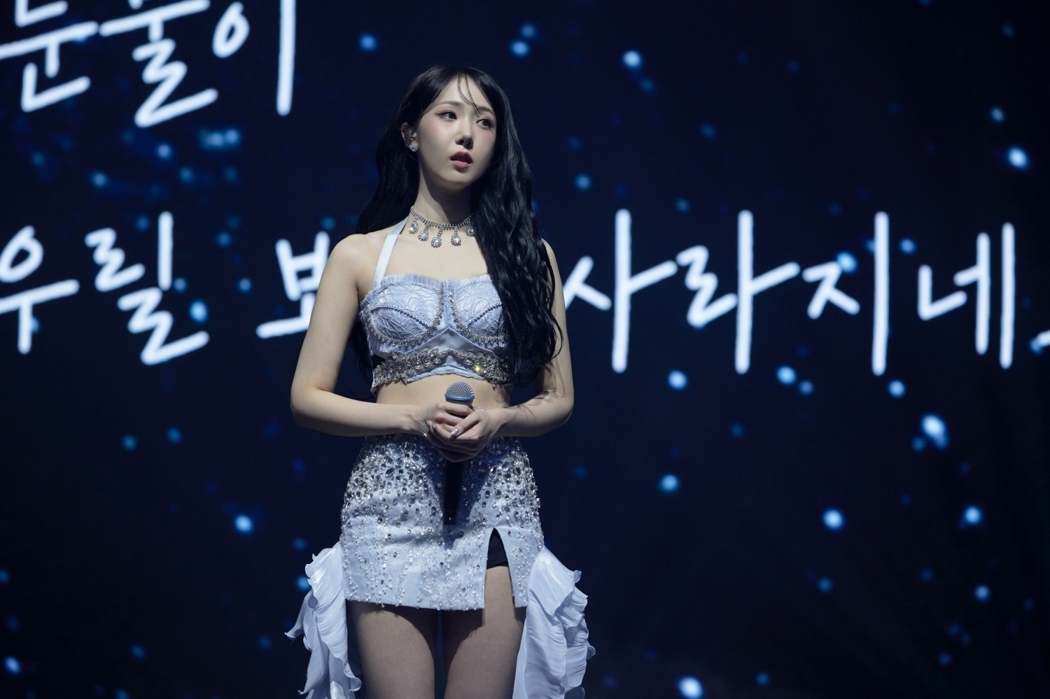 Member SinB of girl group GFriend at the group's 10-year anniversary concert ″Season of Memories″ held at the Olympic Hall in southern Seoul from Jan. 17 to 19 [SOURCE MUSIC]