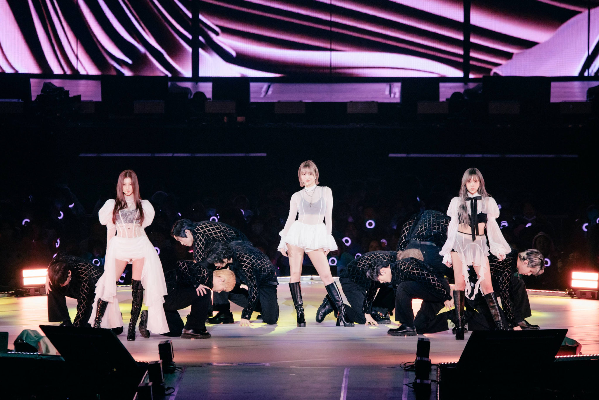  Girl group Twice’s first subunit MiSaMo performs during its inaugural dome tour “Haute Couture,″ which took place at the Belluna Dome on Nov. 2 and 3 last year, at the Kyocera Dome Osaka on Nov. 16 and 17 and the Tokyo Dome on Jan. 15 and 16. [JYP ENTERTAINMENT]