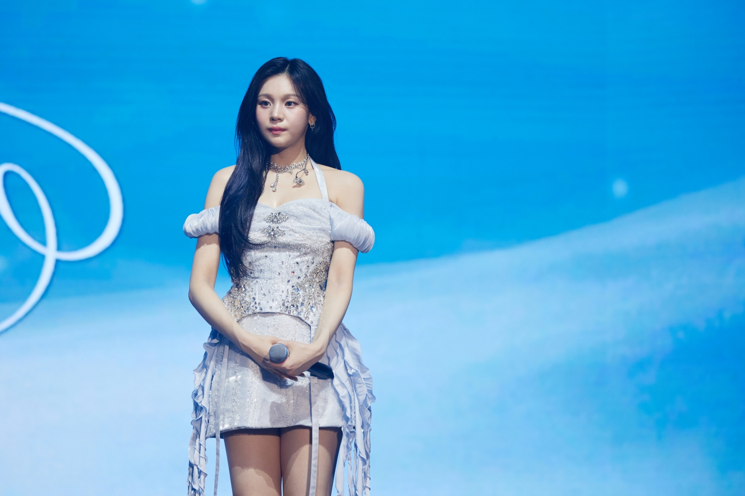 Member Umji of girl group GFriend at the group's 10-year anniversary concert ″Season of Memories″ held at the Olympic Hall in southern Seoul from Jan. 17 to 19 [SOURCE MUSIC]