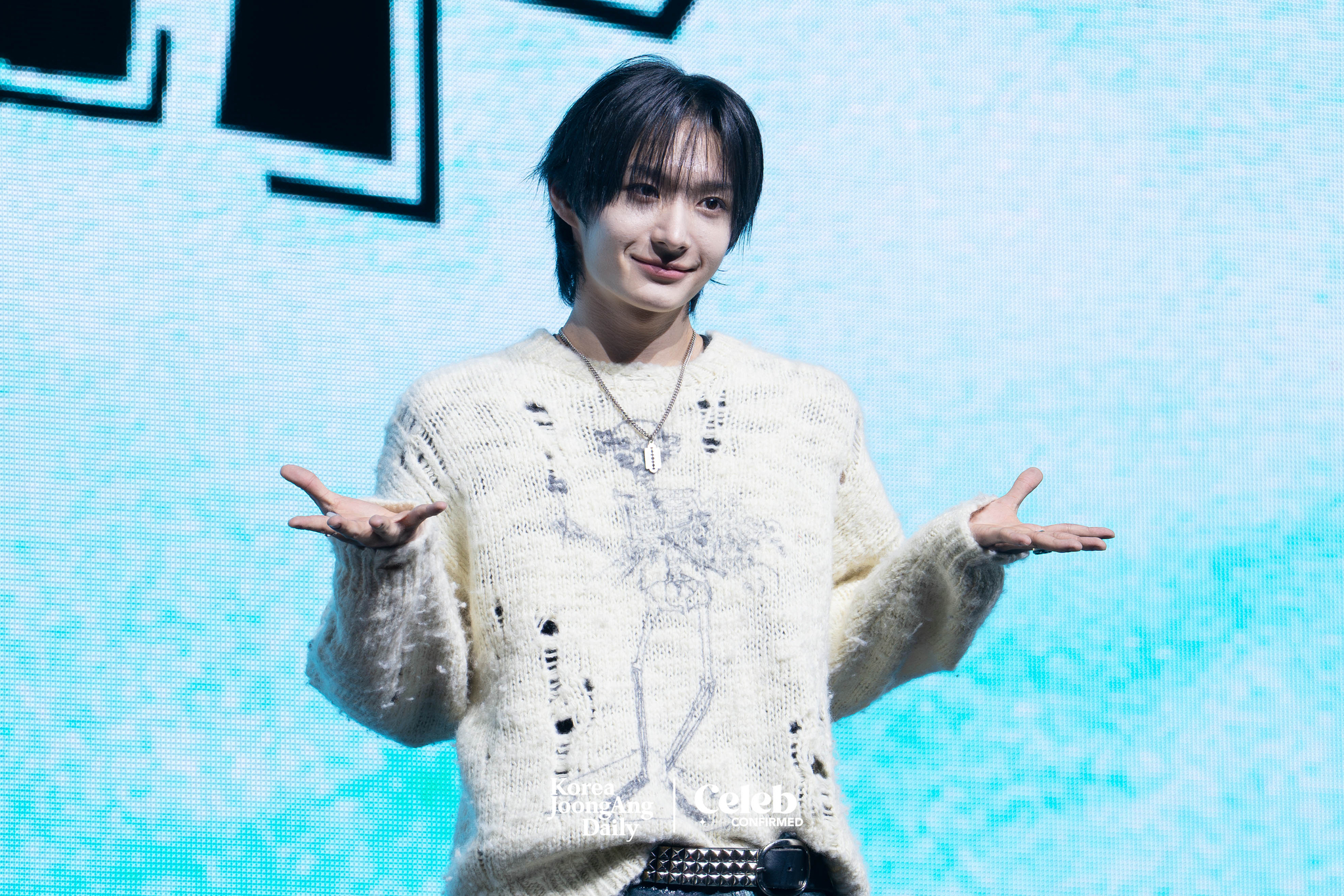 KickFlip's Donghwa poses for photos during a showcase held on Jan. 20 at Yes24 Live Hall in eastern Seoul for the release of its first EP “Flip it, Kick it!” [DANIELA GONZALEZ PEREZ]