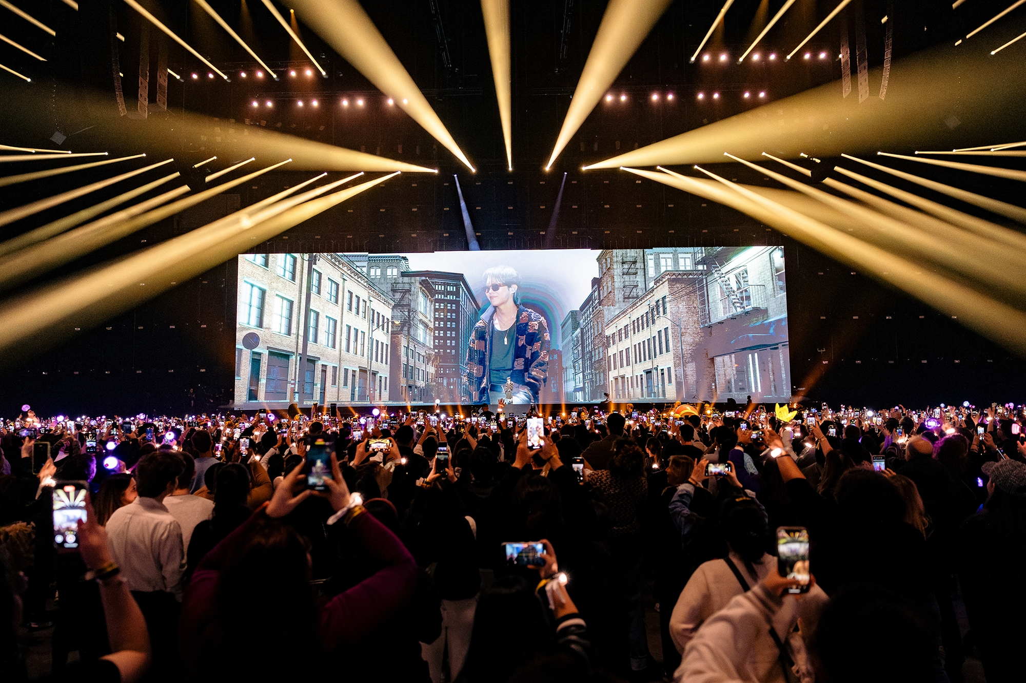 J-Hope performs at the charity event “Le Gala des Pieces Jaunes,” held on Jan. 23 at La Defense Arena in Paris. [BIGHIT MUSIC]