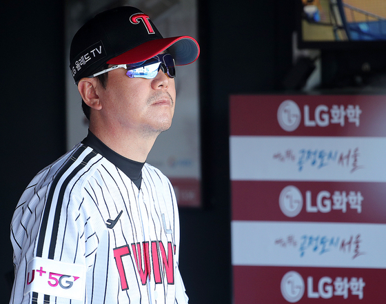  Ryu Ji-hyun watches the Shinhan Bank SOL KBO League match between the Doosan Bears and LG Twins at Jamsil Baseball Stadium in Songpa-gu, Seoul, on May.5, 2022. [NEWS1] 