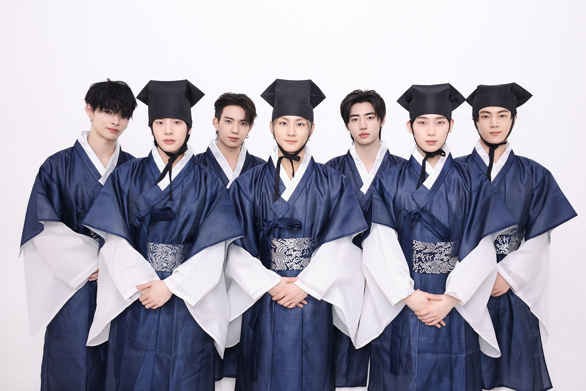 Boy band Enhypen [BELIFT LAB]