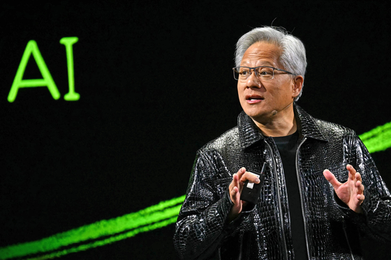 Nvidia CEO Jensen Huang delivers a keynote address at the Consumer Electronics Show (CES) in Las Vegas, Nevada on Jan. 6. [AFP/YONHAP]