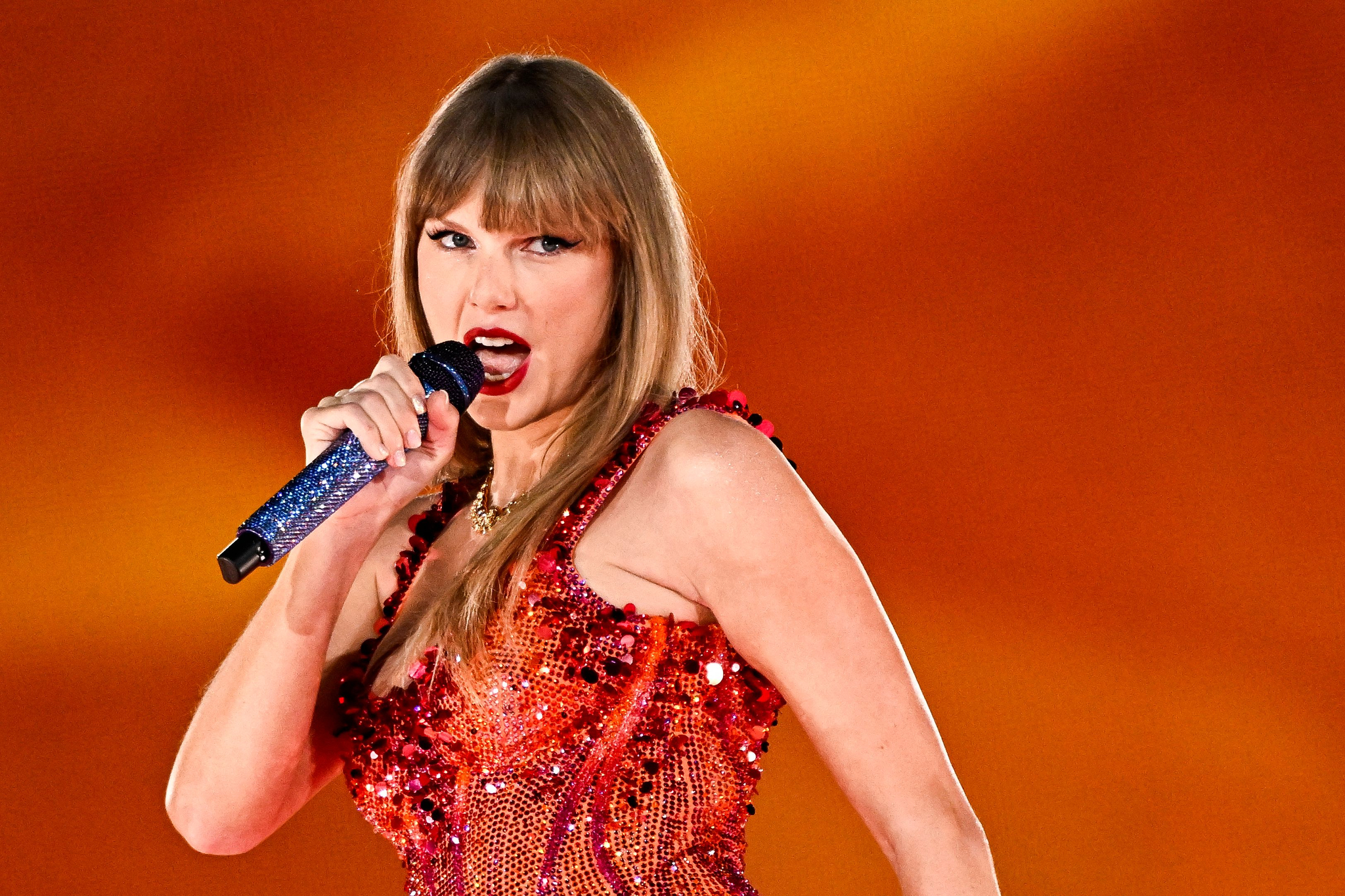 Singer Taylor Swift performs on stage at the Paris La Defense Arena as part of her ″The Eras″ tour, in Nanterre, north-western France, on May 9, 2024. [AFP/YONHAP]