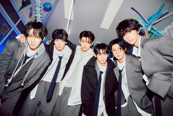 Boy band TWS [PLEDIS ENTERTAINMENT]