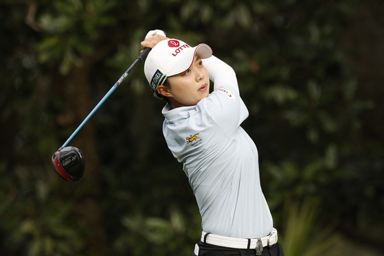 Kim Hyo-joo plays her shot from the first tee during the final round of the Hilton Grand Vacations Tournament of Champions at Lake Nona Golf & Country Club in Florida on Feb. 2. [AFP/YONHAP] 