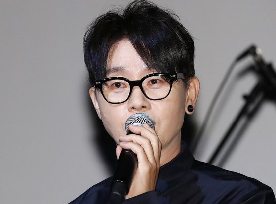 Singer Lee Seung-hwan [YONHAP]