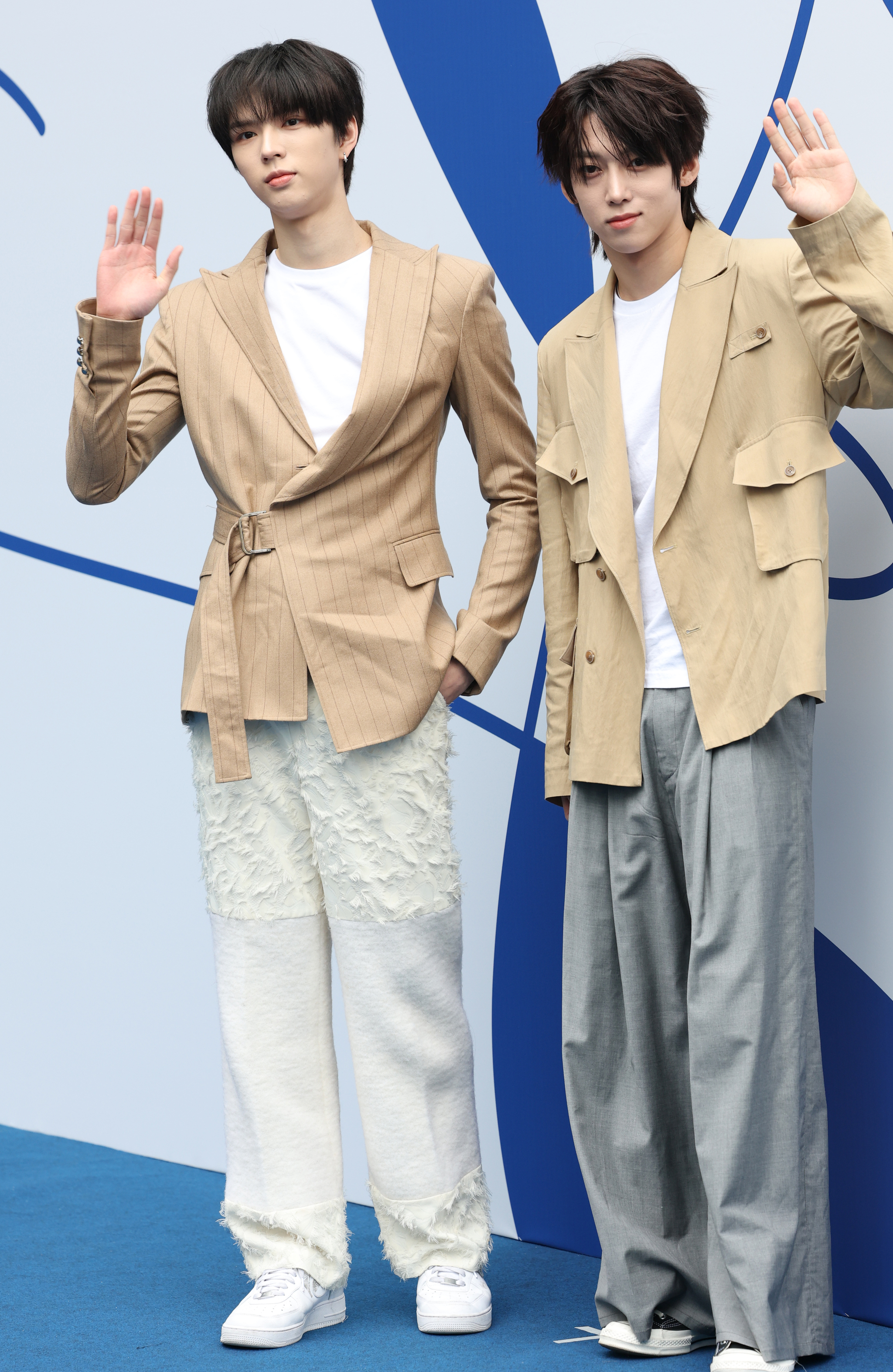 Boy band Ampers&One's Kamden, right, and Brian attend Seoul Fashion Week 2025 Fall/Winter at Dongdaemun Design Plaza in Jung District, central Seoul, on Feb. 6. [NEWS1]