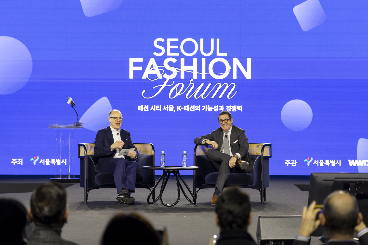 James Fallon, left, chief content officer of Women’s Wear Daily and Fairchild and Antonio De Matteis, CEO of Italian menswear brand Kiton, attend Seoul Fashion Week's inaugural fashion forum at Dongdaemun Design Plaza in Jung District, central Seoul, on Feb. 5. Seoul Fashion Week 2025 Fall/Winter will run until Feb. 9. [SEOUL METROPOLITAN GOVERNMENT]