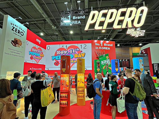 Confectionary firm Lotte Wellfood showcased products such as its Pepero chocolate biscuits at a booth at SIAL Paris on Oct. 21, 2024. [YONHAP] 