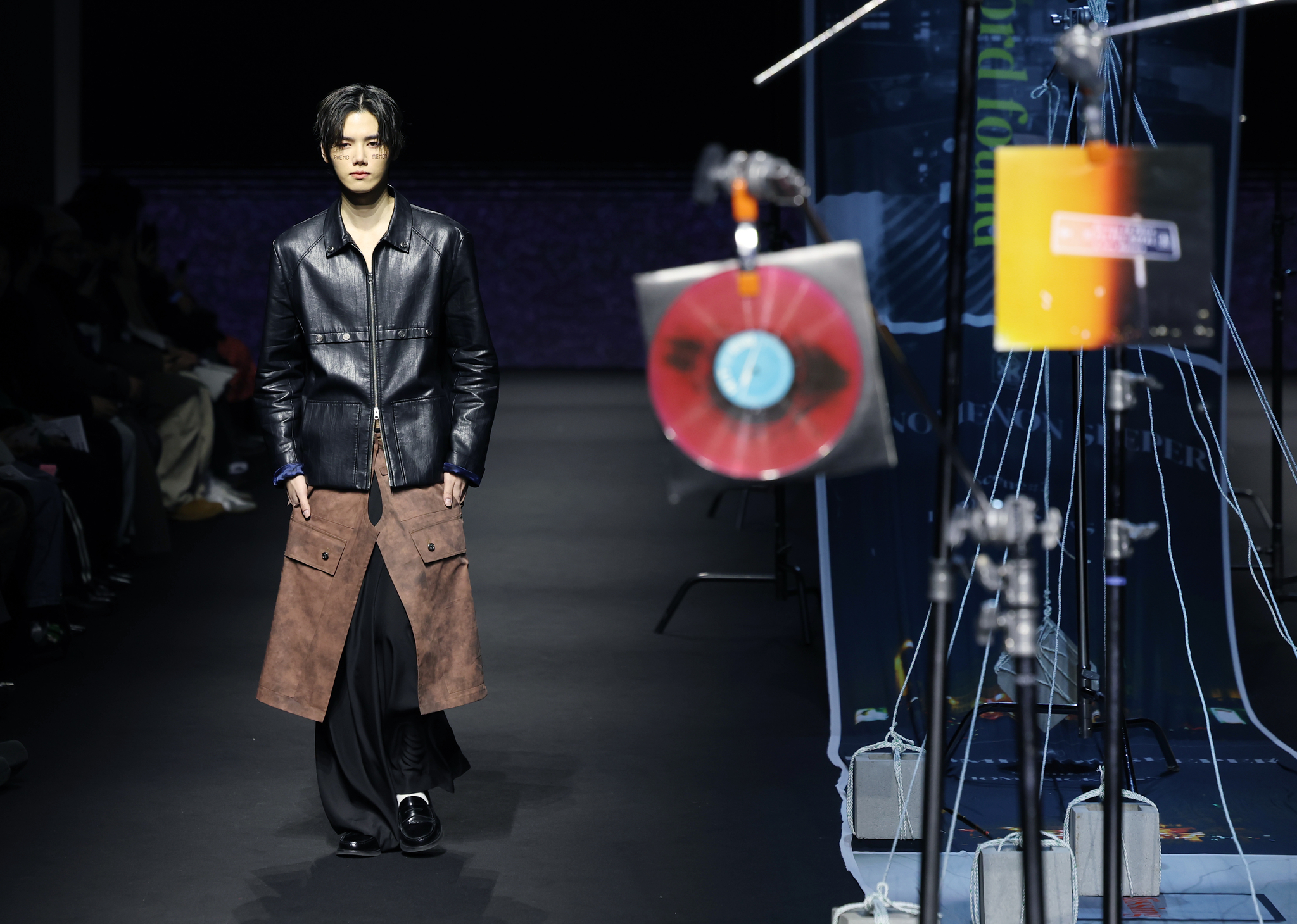 Boy band Cravity's Minhee walks the runway of Phenomenon Seeper during Seoul Fashion Week 2025 Fall/Winter at Dongdaemun Design Plaza in Jung District, central Seoul, on Feb. 6. [NEWS1]