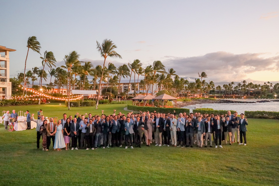 Mirae Asset Global Investments employees pose for a photo at the ETF Rally 2025 held earlier this month at Fairmont Hotel, Hawaii. [MIRAE ASSET GLOBAL INVESTMENTS]
