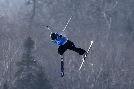 Korea's Yoon Jong-hyun during the men's freeski big air final run at the Asian Winter Games in Harbin, China, on Feb 12. [REUTERS/YONHAP]