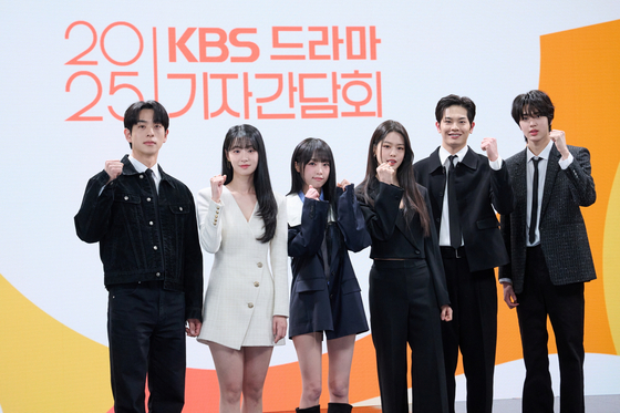 Actors from KBS sitcom ″KickKickKickKick″ and upcoming series ″Villians Everywhere″ pose for photos for the 2025 KBS Drama press conference held in Yeouido, western Seoul, on Thursday. From left are: Kim Eun-ho, Jeon Hye-yeon, Choi Ye-na, Han Sung-min, Jung Min-gyu and Eunchan from boy band Tempest [KBS]