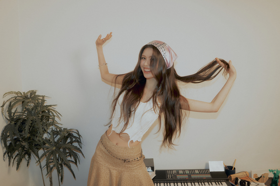 Singer-songwriter Olivia Marsh [MPLIFY]