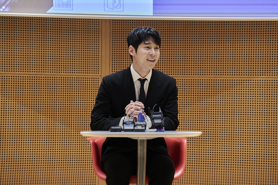 Violinist Danny Koo speaks during a press conference for his upcoming matinee series ″Danny's Playlist″ at the Lotte Concert Hall in southern Seoul on Feb. 10. [LOTTE CONCERT HALL]