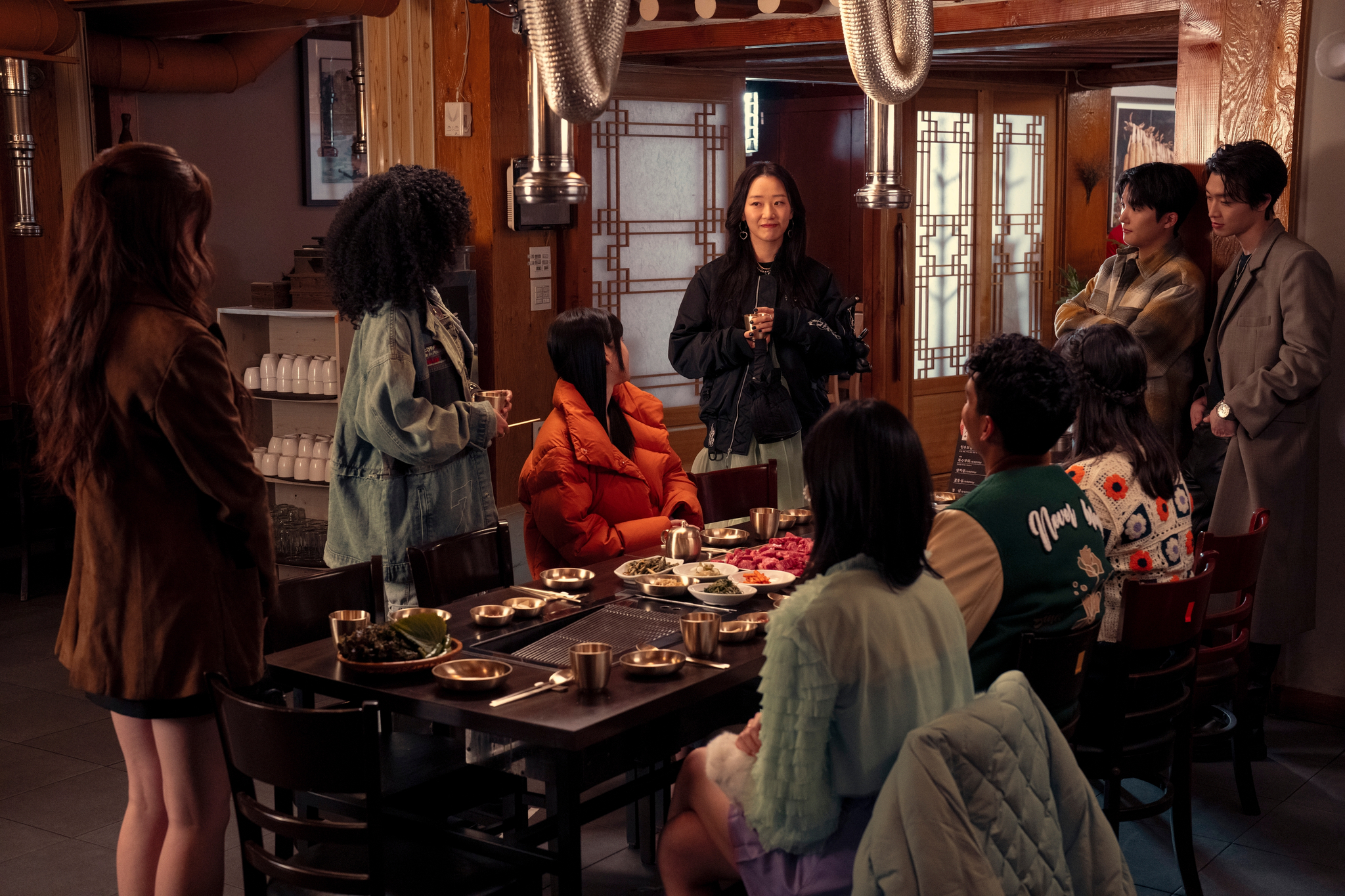 A scene from the Netflix original drama series “XO, Kitty” (2023) takes place at a restaurant in Jongno District, central Seoul. [NETFLIX]