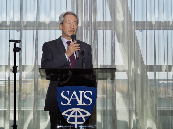 Chung Mong-joon, also known as MJ Chung, honorary chairman of the Asan Institute for Policy Studies, attends a donation ceremony at Johns Hopkins SAIS in Washington on Monday to establish the MJ Chung Distinguished Chair in Security Studies. [ASAN INSTITUTE FOR POLICY STUDIES]