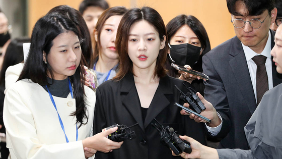 Late actor Kim Sae-ron at the Seoul Central District Court on April 5, 2023 [NEWS1]