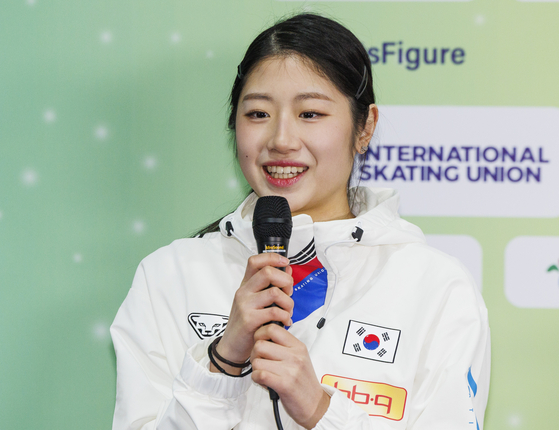 Lee Hae-in answers questions at the 2025 International Skating Union Four Continents Figure Skating Championships Media Day in Yangcheon-gu, Seoul on Tuesday, Feb. 18. [YONHAP]