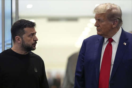 U.S. President Donald Trump, right, then-Republican presidential nominee former, meets with Ukraine's President Volodymyr Zelenskyy in New York on Sept. 27, 2024. [AP/YONHAP]