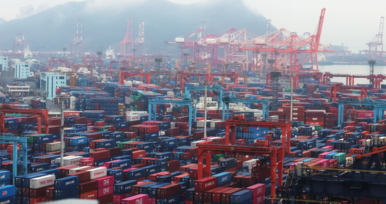 Shipping containers at a port in Busan [YONHAP]