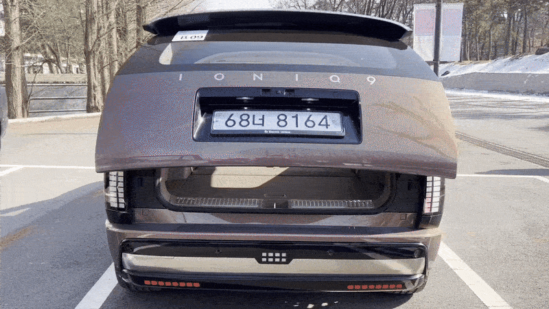 Hyundai Motor's Ioniq 9 is the largest EV ever in its history. The U.S. launch is slated for the spring. [SARAH CHEA]