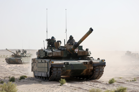 Troops participate in a field training exercise, involving the K2 tank, at Al Hamra Training Center, conducted as part of an 11-day combined drill in the United Arab Emirates (UAE) from Feb. 10 to 20. [YONHAP] 