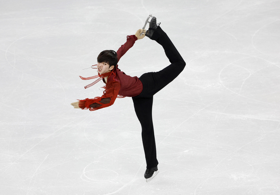 Cha Jun-hwan performs at the Four Continents Figure Skating Championships at Mokdong Ice Rink in western Seoul on Feb. 22. [REUTERS/YONHAP] 