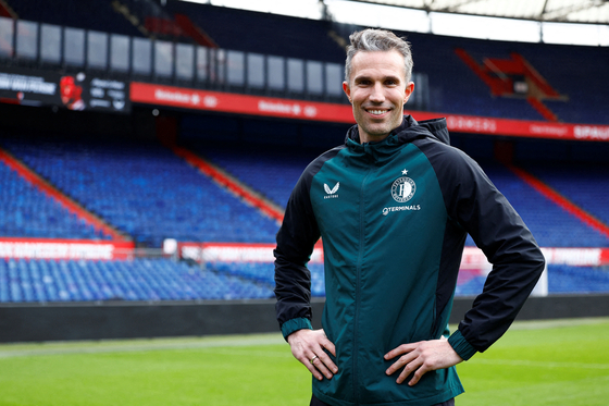 Robin van Persie poses at Feyenoord Stadium in the Netherlands on Feb. 24. [REUTERS/YONHAP] 