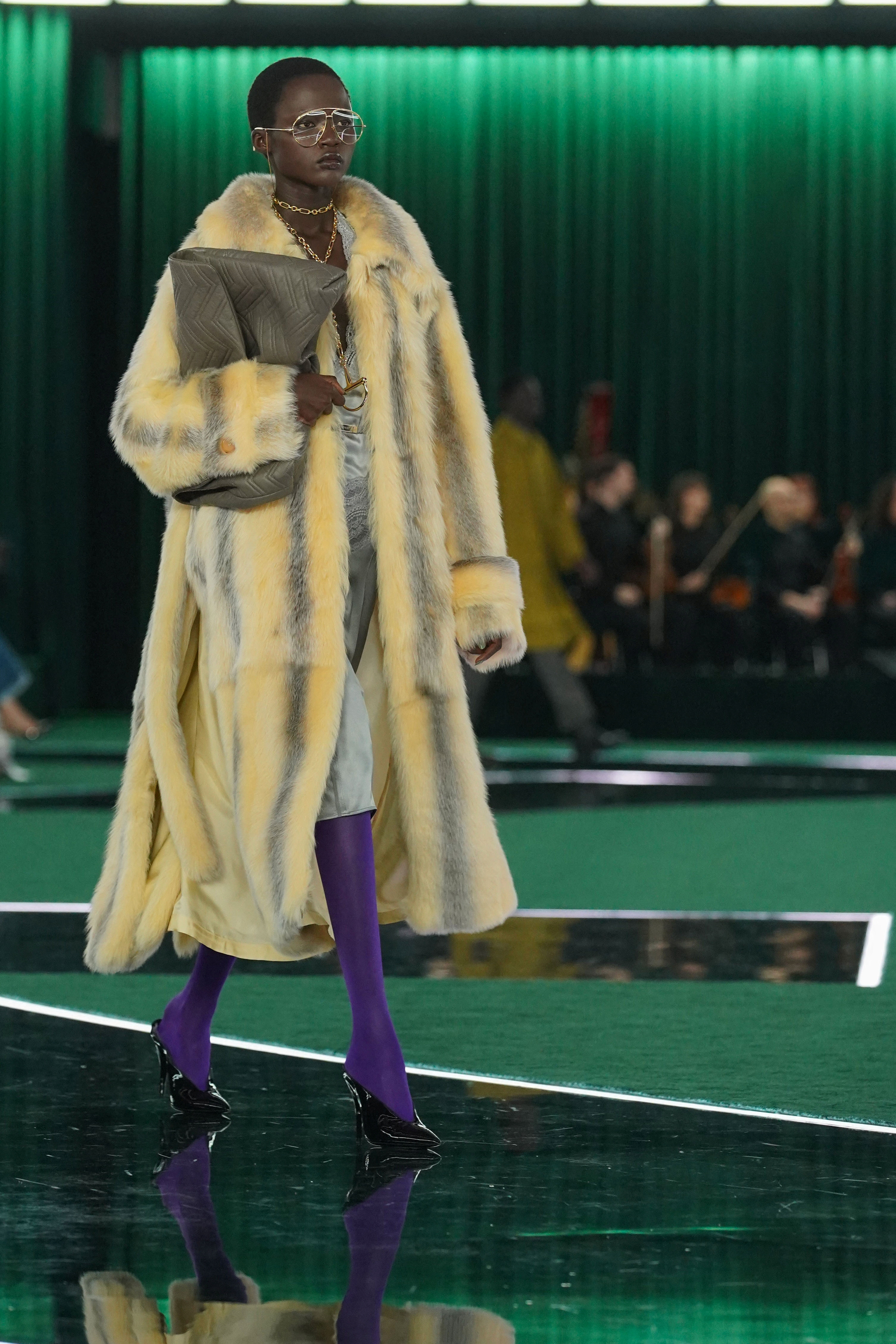 A model presents a creation by the Gucci Fall-Winter 2025/2026 collection during Fashion Week in Milan, Italy, on Feb. 25. [REUTERS/YONHAP] 