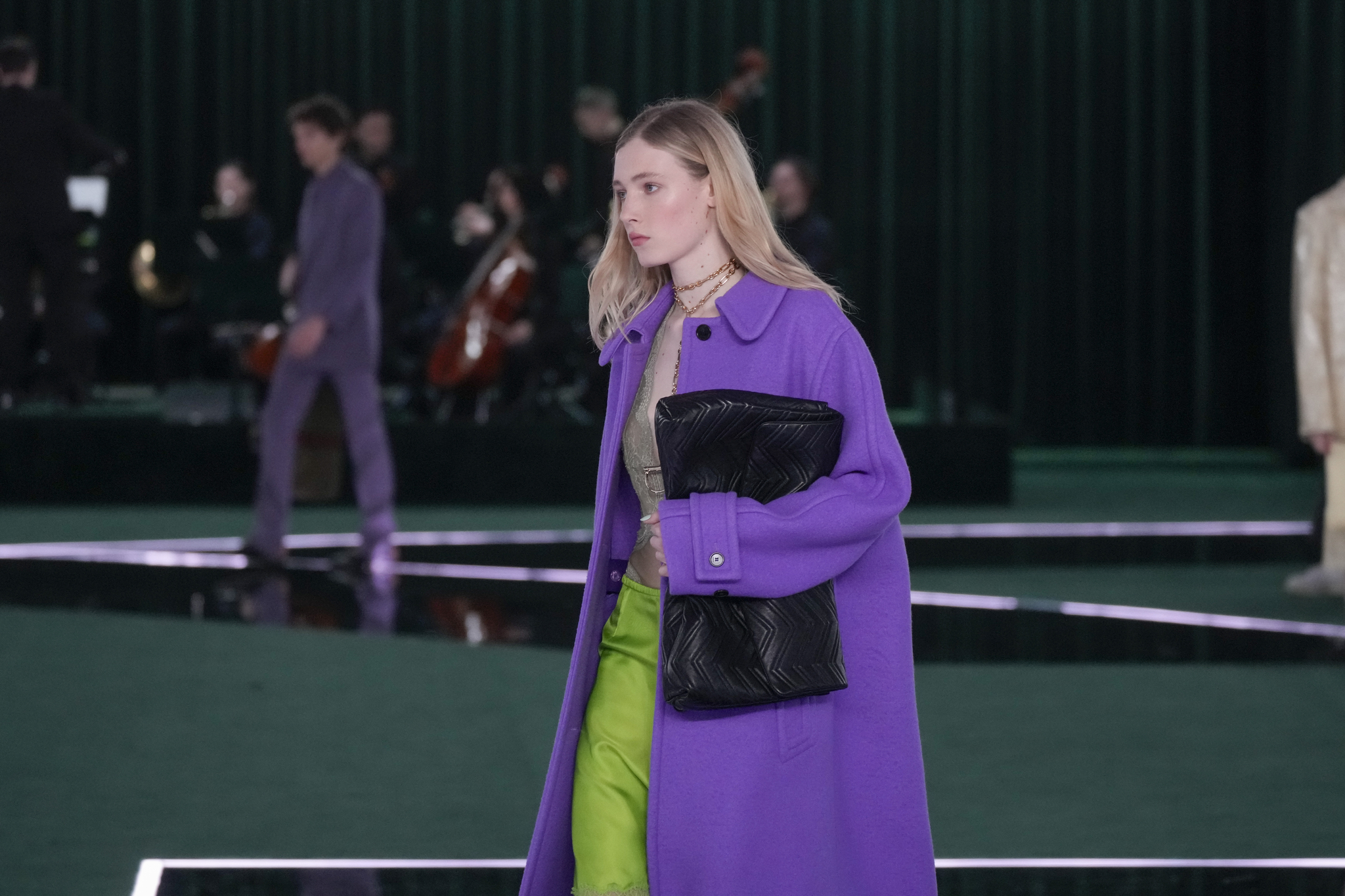 A model wears a creation as part of the Gucci Fall/Winter 2025-2026 men's and women's collection, presented in Milan, Italy, on Feb. 25. [AP/YONHAP] 