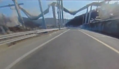 Bridge deck segments at an expressway construction site collapse in Cheonan, South Chungcheong on Feb. 25. [YONHAP]