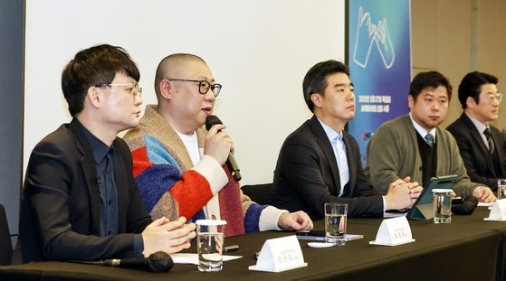 Choi Jae-woo, CEO of F&F Entertainment, speak at a press conference jointly held by the Korea Management Federation (KMF), the Korea Entertainment Producers' Association (KEPA), the Record Label Industry Association of Korea (LIAK), the Recording Industry Association of Korea (RIAK) and the Korea Music Content Association (KMCA) on Feb. 27 in southern Seoul. [NEWS1]