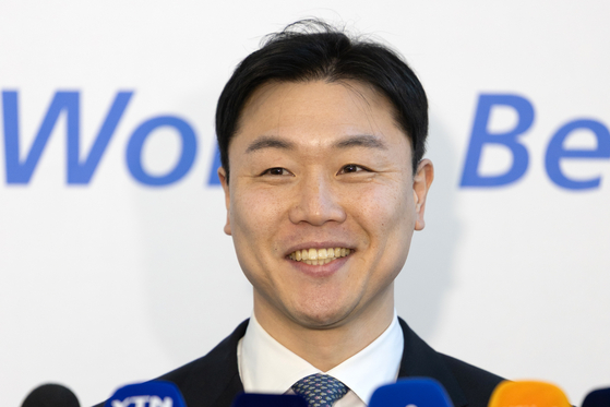 Former Korean bobsleigh pilot Won Yun-jong speaks to reporters before an interview with the Korean Sport & Olympic Committee for candidacy in the election for the International Olympic Committee Athletes' Commission in Seoul on Feb. 26. [YONHAP]