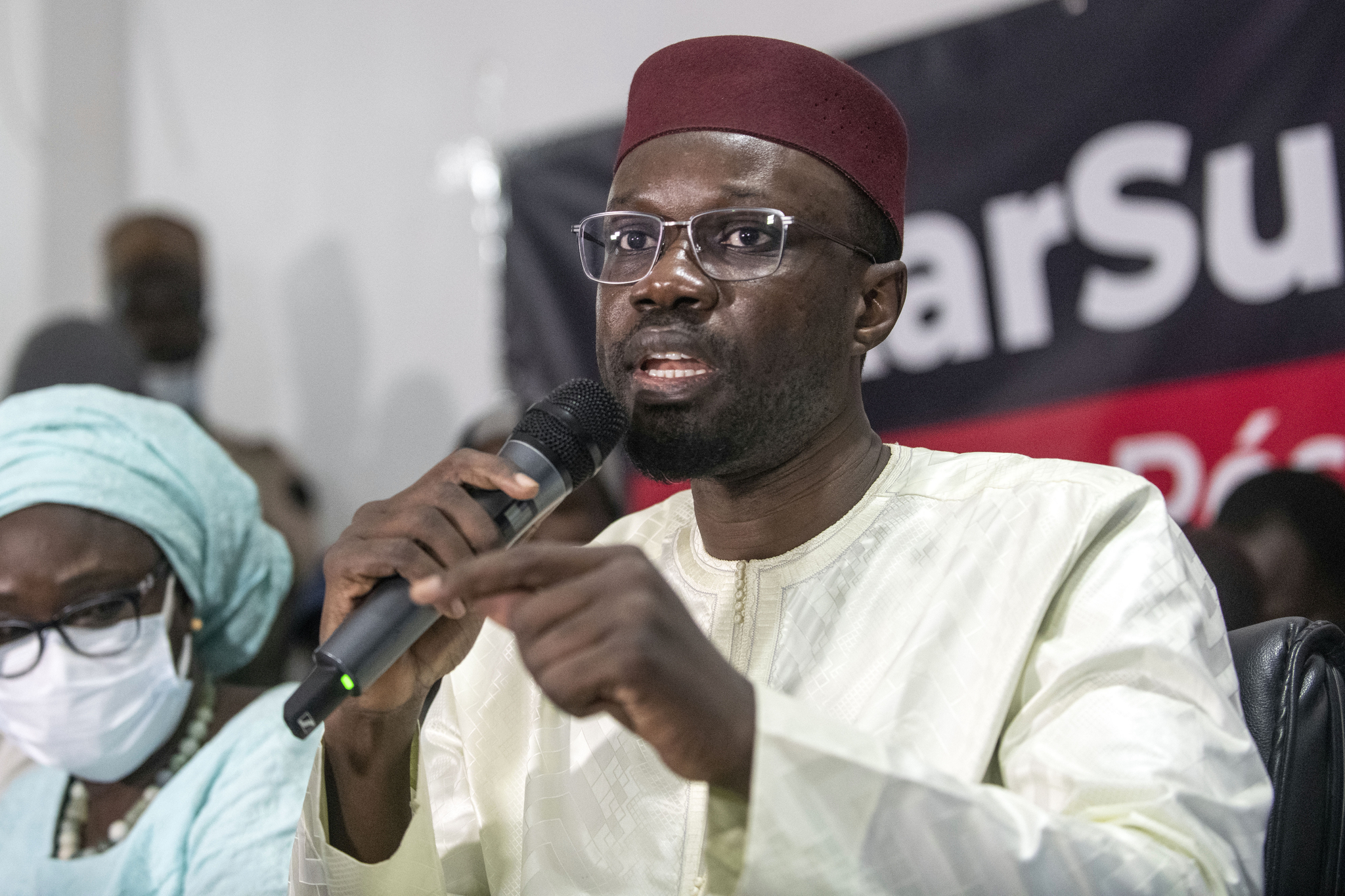 Senegalese opposition leader Ousmane Sonko addresses journalists following his release from police custody in Dakar, Senegal, on March 8, 2021. [AP/YONHAP]