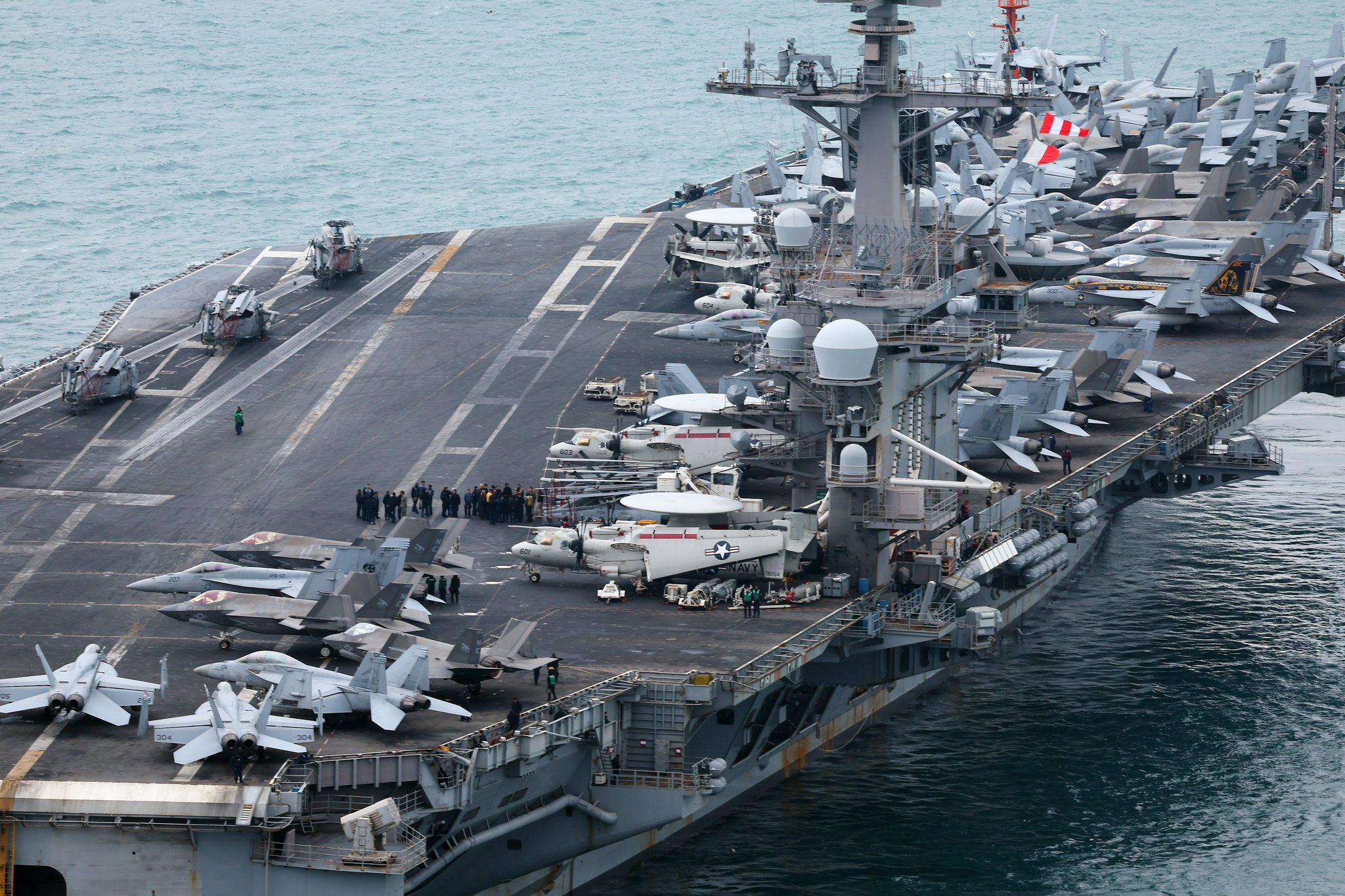 The USS Carl Vinson arrives at a key naval base in Busan on March 2. [YONHAP]