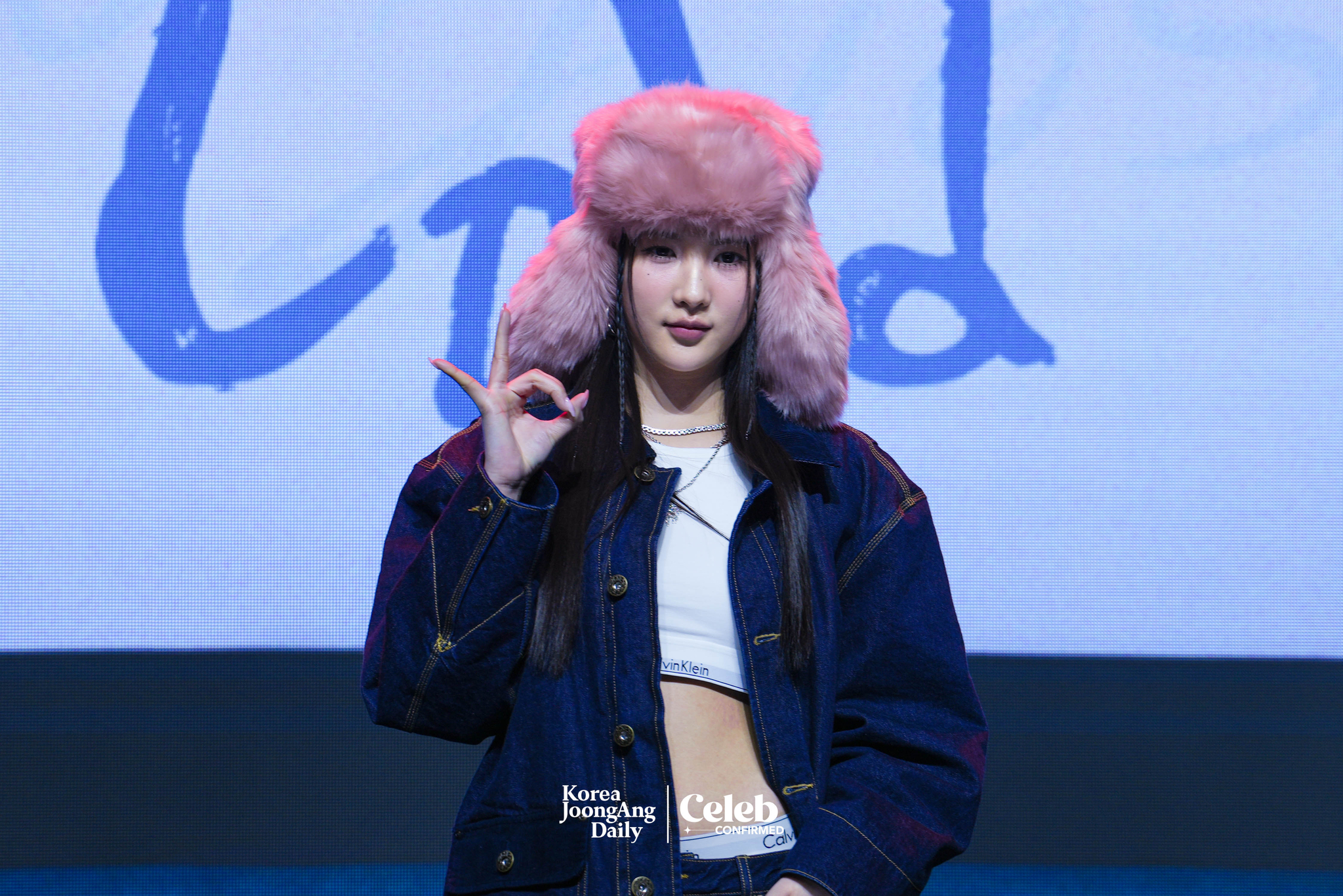 Young Posse's Yeonjung poses for photos during a showcase held on March 4 at Yes24 Wanderloch Hall in western Seoul for the release of its special album “Cold.” [DANIELA GONZALEZ PEREZ]
